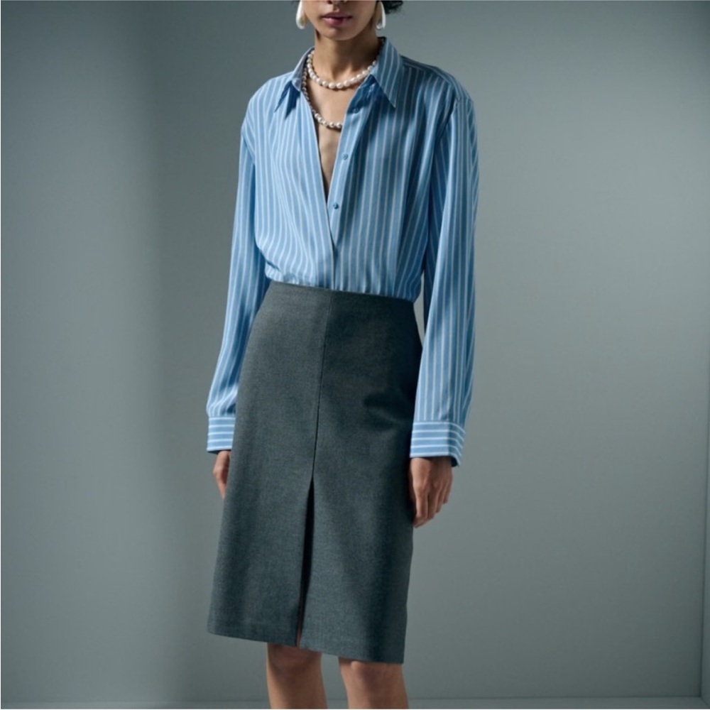 Aritzia Babaton 100% silk blue stripe blouse NEW